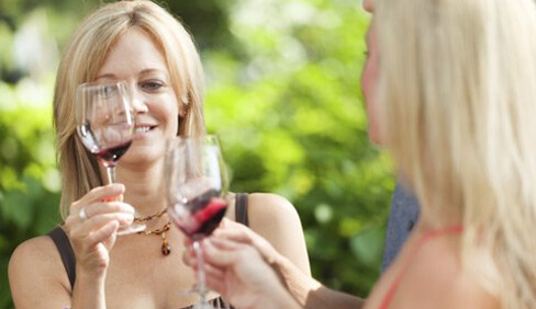 ladies-with-wine-glasses